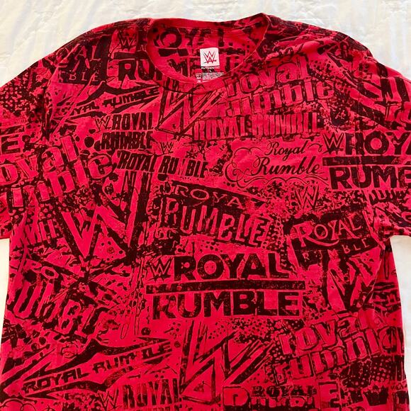 WWE Authentic Royal Rumble Graphic Tee Red & Black Sz Large - Picture 1 of 5